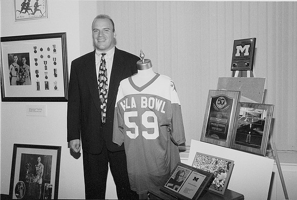 NHM, SPORTS EXHIBIT, 06-23-1994_-19