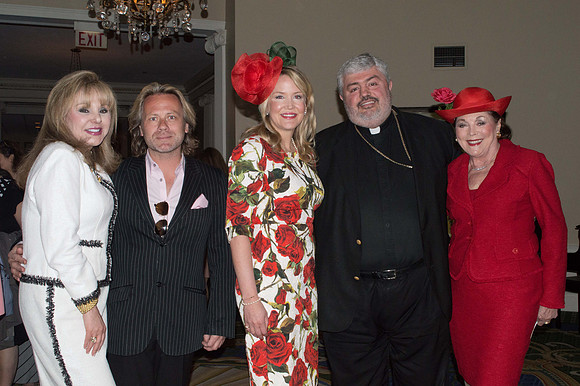 A MAD HATTERS LUNCHEON_044