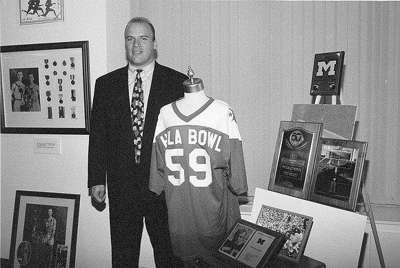 NHM, SPORTS EXHIBIT, 06-23-1994_-18