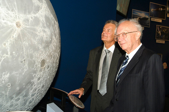 SPUTNIK 50, 2007 AT THE ADLER PLANETARIUM, SERGEI KRUSHCHEV