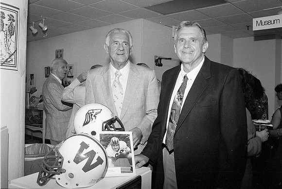 NHM, SPORTS EXHIBIT, 06-23-1994_-26