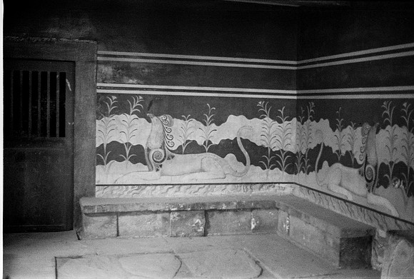 KNOSSOS CRETE 1977 BW VERSION FILM_010