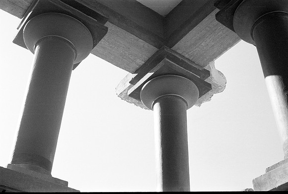 KNOSSOS CRETE 1977 BW VERSION FILM_011