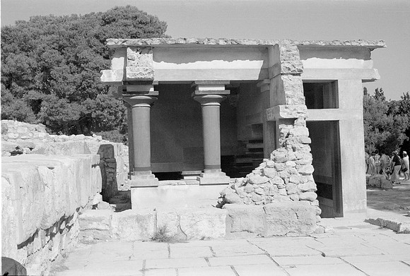 KNOSSOS CRETE 1977 BW VERSION FILM_012