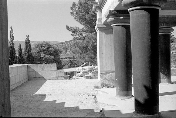 KNOSSOS CRETE 1977 BW VERSION FILM_021