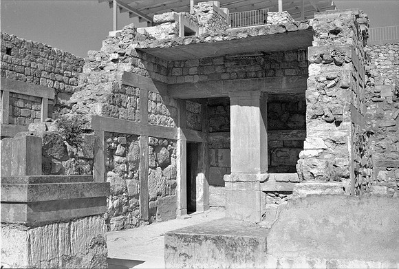 KNOSSOS CRETE 1977 BW VERSION FILM_005