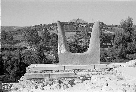 KNOSSOS CRETE 1977 BW VERSION FILM_007