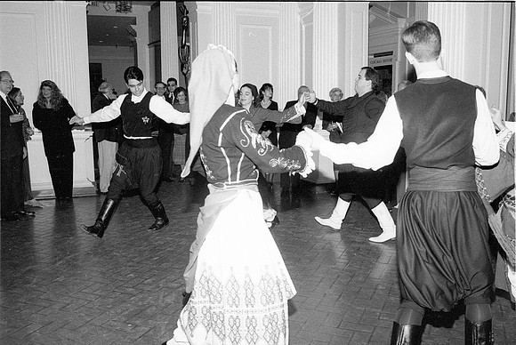 R1, NHM DORA STRATOU GALA 1994_24A