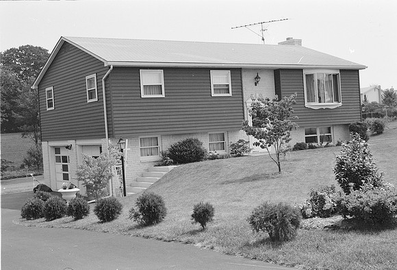 LEBANON PA, WHITE FAMILY, FARM AUCTION 1981_13