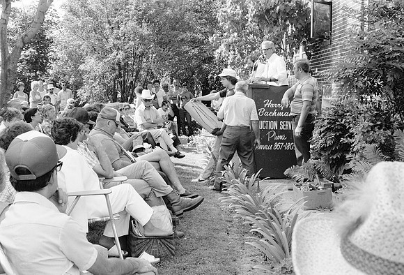 LEBANON PA, WHITE FAMILY, FARM AUCTION 1981