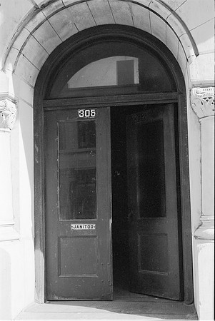 GREEKTOWN CHICAGO_HALSTED STREET 1975_01