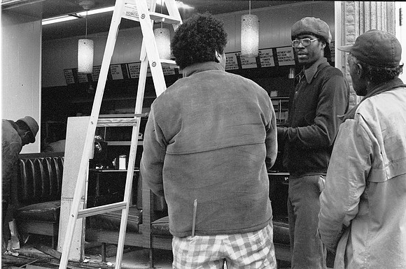 GREEKTOWN CHICAGO_HALSTED STREET 1975_40