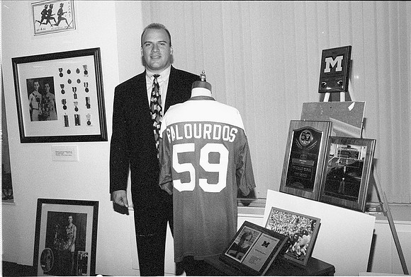 NHM, SPORTS EXHIBIT, 06-23-1994_-21