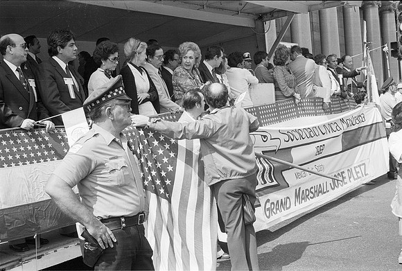 ROLL 3_MEXICAN CIVIC SOCIETY PARADE 1981_36
