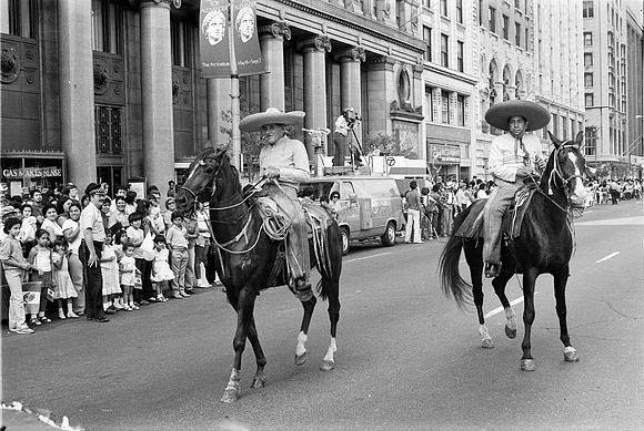 ROLL 4_MEXICAN CIVIC SOCIETY PARADE 1981_23