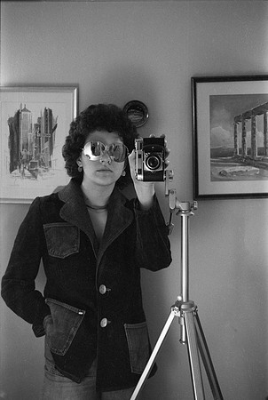 DIANE SELFIES, MYLAR SUNGLASSES, CITYSCAPE, 6-1975_25