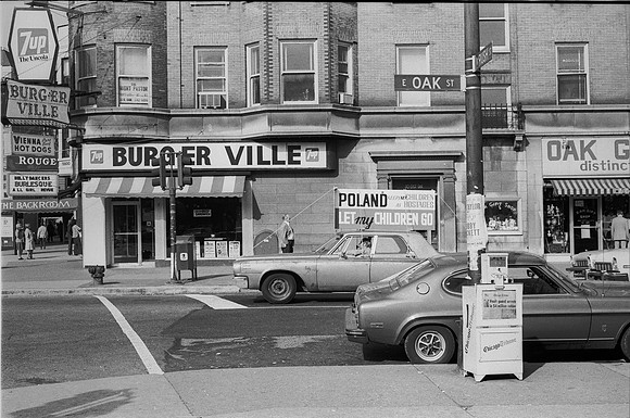 RUSH ST. ST. JAMES, MICHIGAN AVE. MANNEQUINS, HALLOWEEN, SELFIES 1975_37