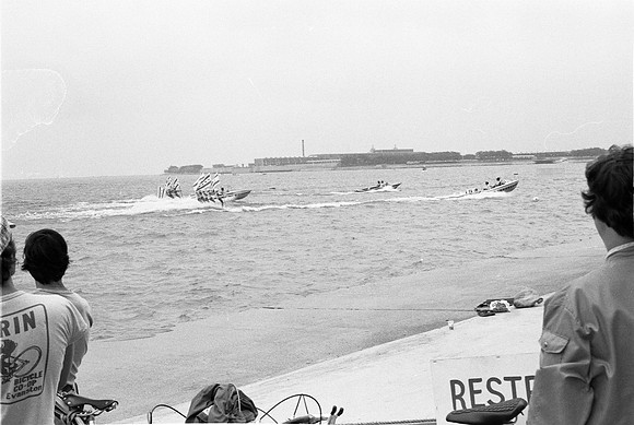 AIR WATER SHOW 1982_09A