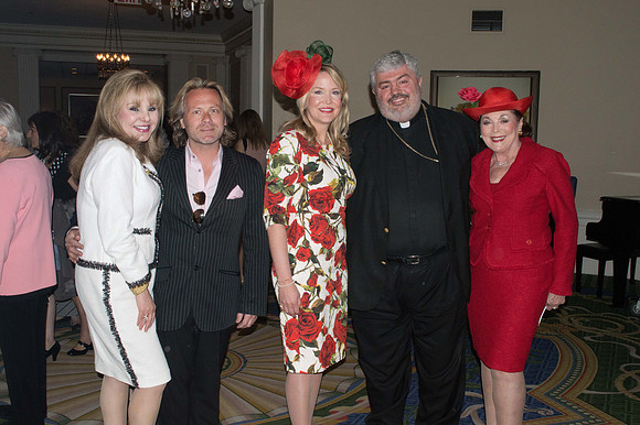 A MAD HATTERS LUNCHEON_043