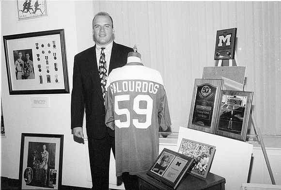 NHM, SPORTS EXHIBIT, 06-23-1994_-20
