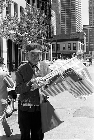 GREEK PARADE1976_44