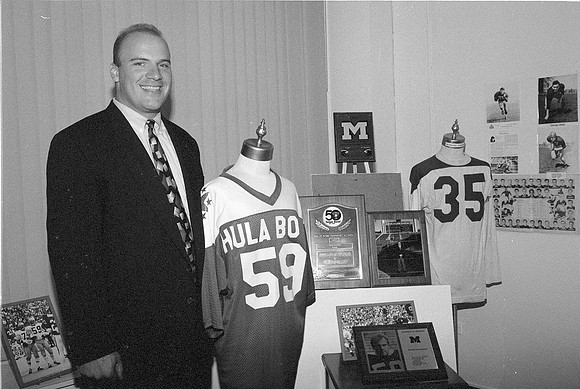 NHM, SPORTS EXHIBIT, 06-23-1994_-17