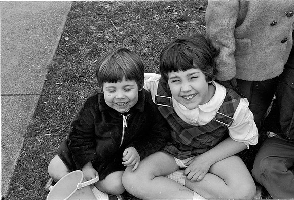 _7900 S. SAGINAW KIDS, CHICAGO 1974_13A