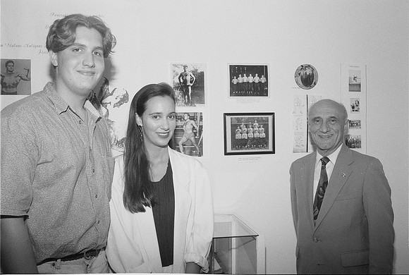 NHM, SPORTS EXHIBIT, 06-23-1994_-04