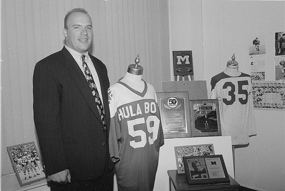 NHM, SPORTS EXHIBIT, 06-23-1994_-16