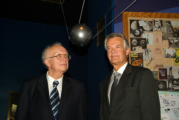 SPUTNIK 50, 2007 AT THE ADLER PLANETARIUM, SERGEI KRUSHCHEV