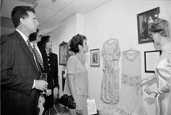 ROLL 1, NHM, THREADS OF TRADITION GALA, 10-04-1996 _31