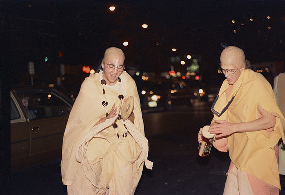 HALLOWEEN, OAK STREET & RUSH STREET, NEO 1982-06