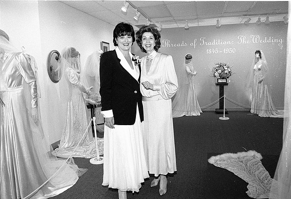 ROLL 2, NHM, THREADS OF TRADITION GALA, 10-04-1996_15
