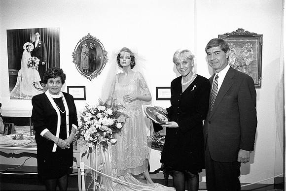 ROLL 2, NHM, THREADS OF TRADITION GALA, 10-04-1996_06