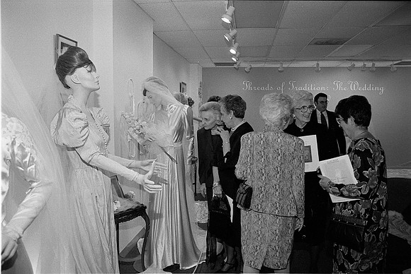 ROLL 2, NHM, THREADS OF TRADITION GALA, 10-04-1996_03