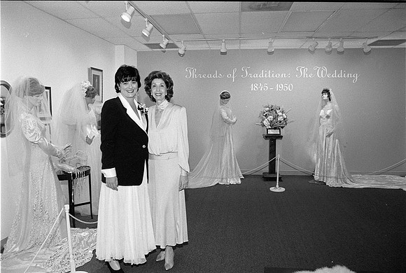 ROLL 2, NHM, THREADS OF TRADITION GALA, 10-04-1996_11