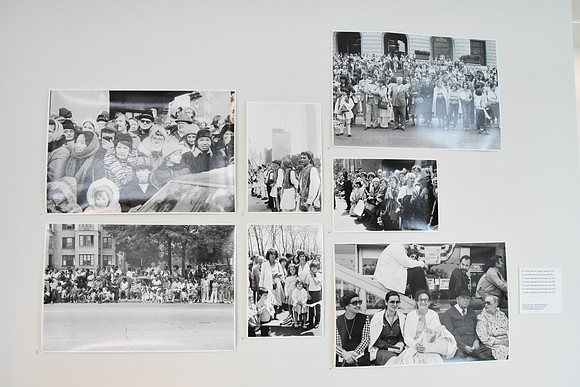 GATHER TOGETHER- STREET PHOTOGRAPHY BY DIANE ALEXANDER WHITE EXHIBIT PHOTOS_094