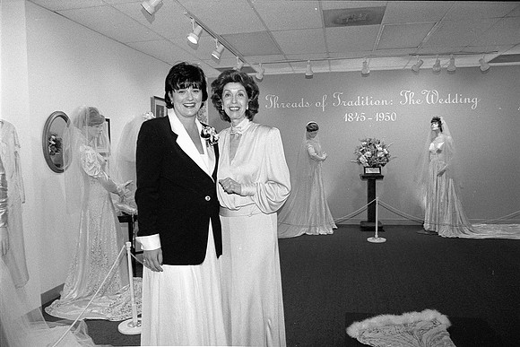 ROLL 2, NHM, THREADS OF TRADITION GALA, 10-04-1996_14