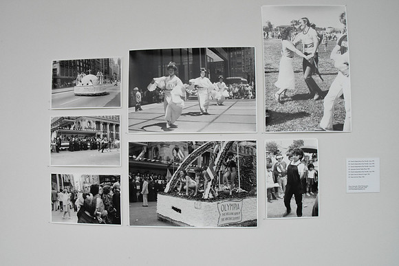 GATHER TOGETHER- STREET PHOTOGRAPHY BY DIANE ALEXANDER WHITE EXHIBIT PHOTOS_115