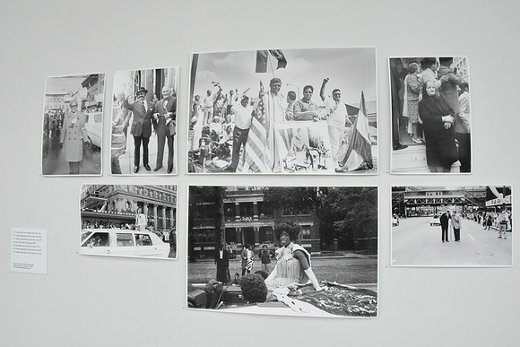 GATHER TOGETHER- STREET PHOTOGRAPHY BY DIANE ALEXANDER WHITE EXHIBIT PHOTOS_117