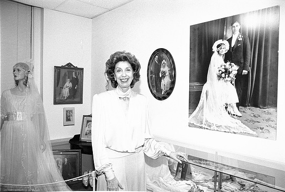 ROLL 2, NHM, THREADS OF TRADITION GALA, 10-04-1996_19