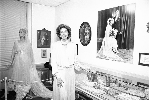 ROLL 2, NHM, THREADS OF TRADITION GALA, 10-04-1996_20