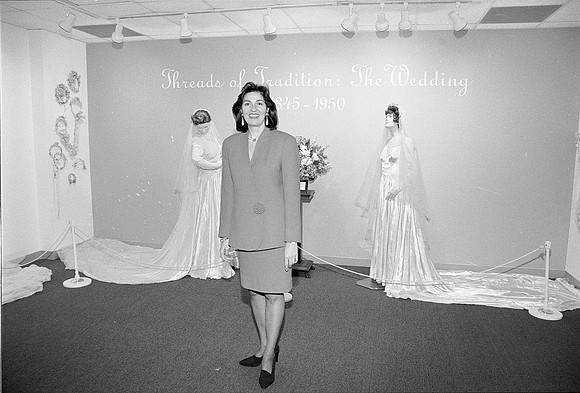 ROLL 2, NHM, THREADS OF TRADITION GALA, 10-04-1996_25