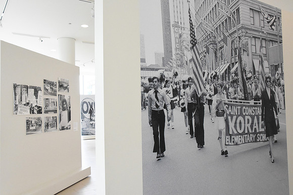 GATHER TOGETHER- STREET PHOTOGRAPHY BY DIANE ALEXANDER WHITE EXHIBIT PHOTOS_096