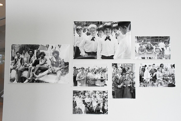 GATHER TOGETHER- STREET PHOTOGRAPHY BY DIANE ALEXANDER WHITE EXHIBIT PHOTOS_064