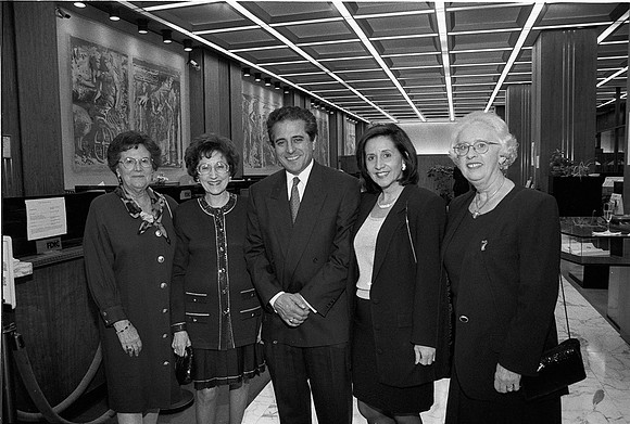 ROLL 1, NHM, THREADS OF TRADITION GALA, 10-04-1996 _08