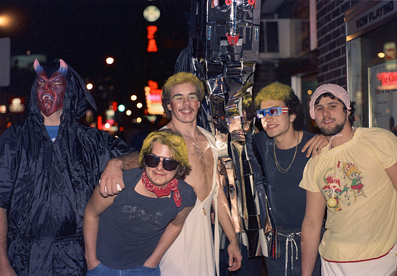 HALLOWEEN, OAK STREET & RUSH STREET, NEO 1982-01